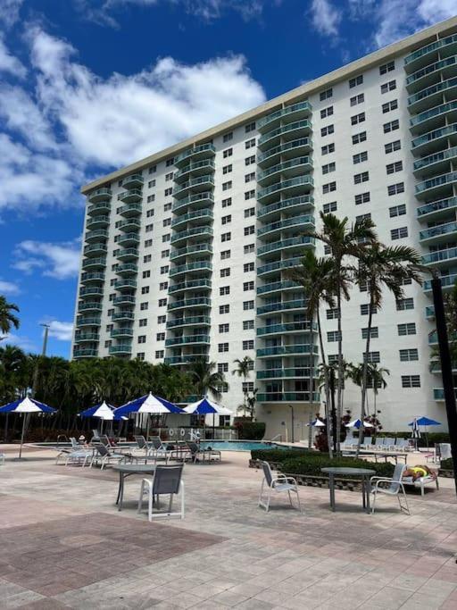 Sunny Isles Beach Spacious Apartment Eksteriør bilde