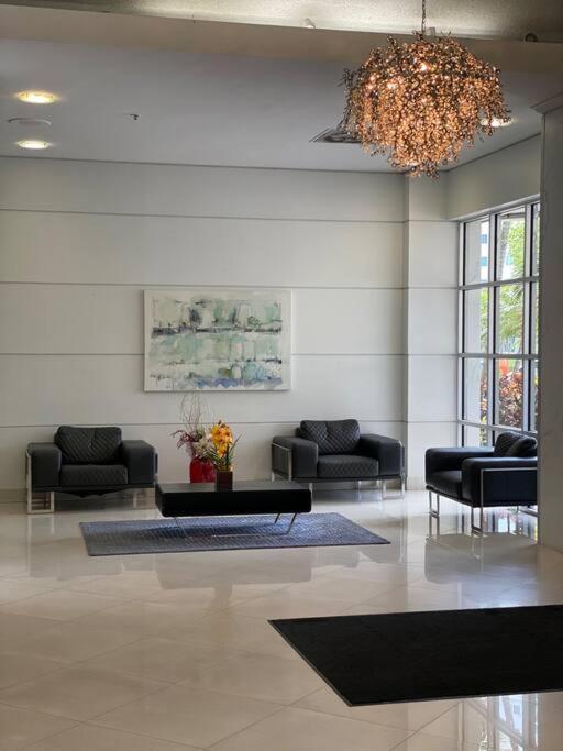 Sunny Isles Beach Spacious Apartment Eksteriør bilde