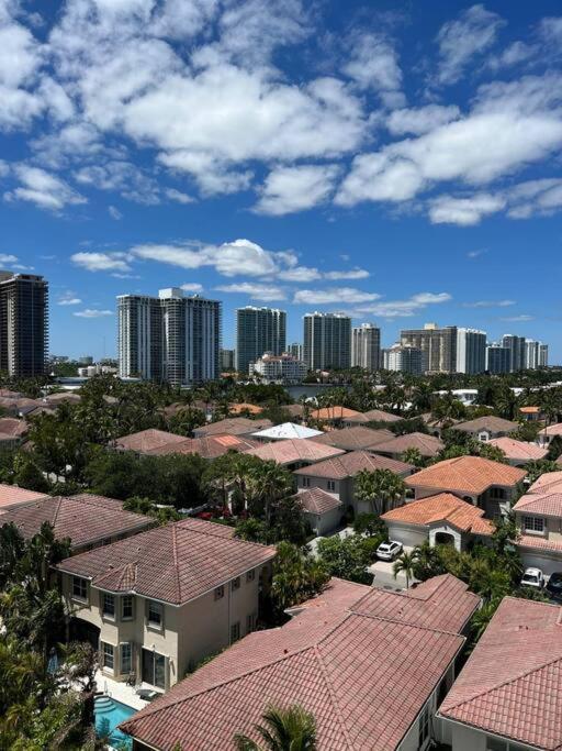 Sunny Isles Beach Spacious Apartment Eksteriør bilde