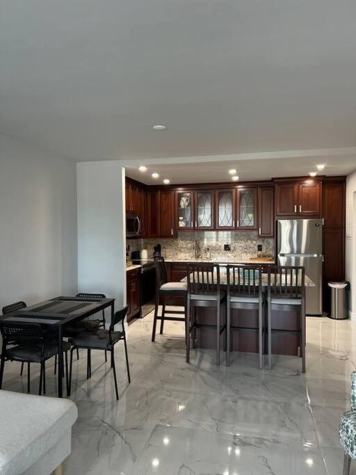 Sunny Isles Beach Spacious Apartment Eksteriør bilde